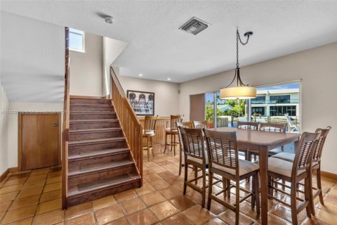House in Wilton Manors, Florida 3 bedrooms, 262.36 sq.m. № 1799173 - photo 11