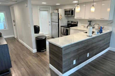 Condominio en Pompano Beach, Florida, 3 dormitorios № 2087611