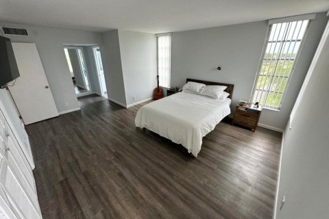 Condominio en venta en Pompano Beach, Florida, 3 dormitorios, 129.13 m2 № 2087611 - foto 13