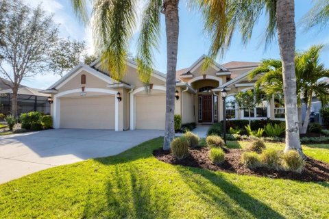 House in Bradenton, Florida 4 bedrooms, 284.1 sq.m. № 1734952 - photo 1