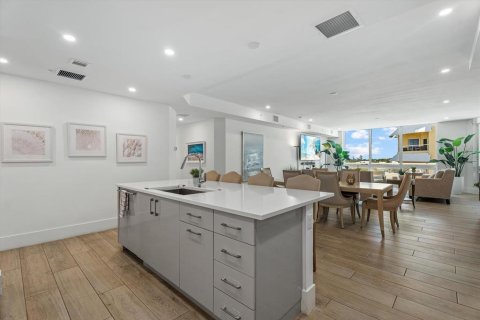 Condo in Sarasota, Florida, 4 bedrooms  № 2347211 - photo 25