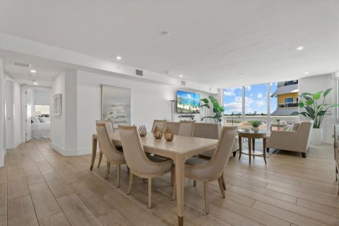 Condo in Sarasota, Florida, 4 bedrooms  № 2347211 - photo 17