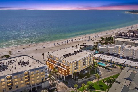 Condo in Sarasota, Florida, 4 bedrooms  № 2347211 - photo 10