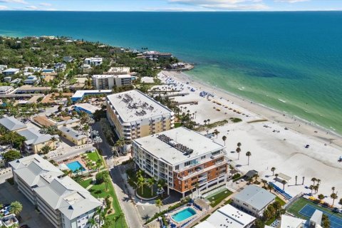 Condo in Sarasota, Florida, 4 bedrooms  № 2347211 - photo 9