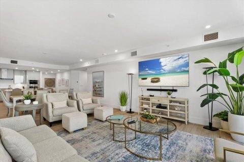 Condo in Sarasota, Florida, 4 bedrooms  № 2347211 - photo 13