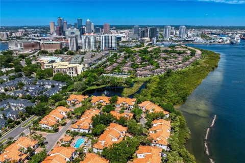 Touwnhouse à louer à Tampa, Floride: 3 chambres, 137.5 m2 № 2416593 - photo 2