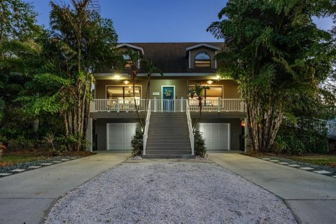 Casa en venta en Palm Harbor, Florida, 4 dormitorios, 232.81 m2 № 1592532 - foto 2