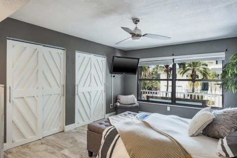 Casa en venta en Palm Harbor, Florida, 4 dormitorios, 232.81 m2 № 1592532 - foto 27