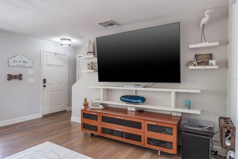 Casa en venta en Palm Harbor, Florida, 4 dormitorios, 232.81 m2 № 1592532 - foto 11