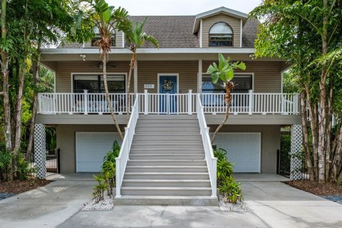 Casa en venta en Palm Harbor, Florida, 4 dormitorios, 232.81 m2 № 1592532 - foto 3