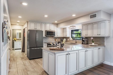 Casa en venta en Palm Harbor, Florida, 4 dormitorios, 232.81 m2 № 1592532 - foto 23