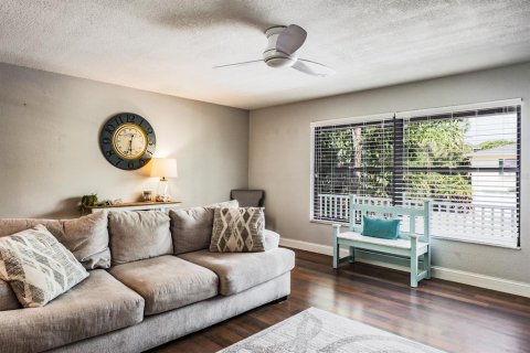 Casa en venta en Palm Harbor, Florida, 4 dormitorios, 232.81 m2 № 1592532 - foto 12