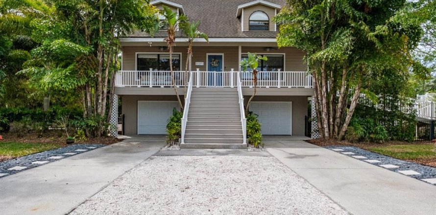 Casa en Palm Harbor, Florida 4 dormitorios, 232.81 m2 № 1592532