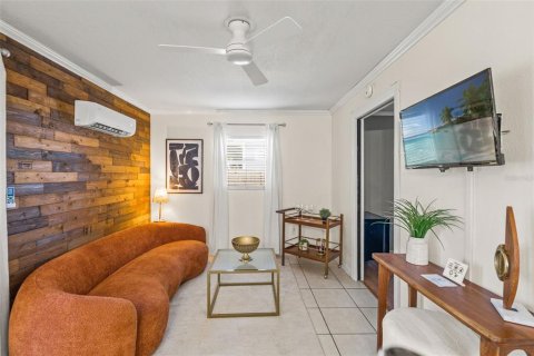 Villa ou maison à louer à Tampa, Floride: 1 chambre, 55.74 m2 № 2416698 - photo 11