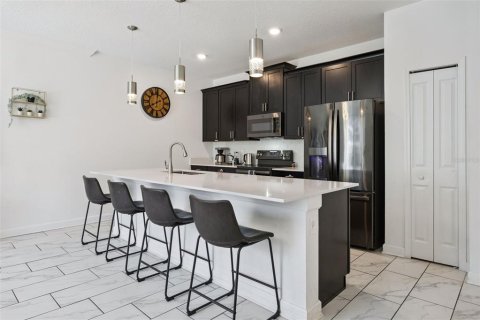 Townhouse in Davenport, Florida 4 bedrooms, 177.81 sq.m. № 2155612 - photo 8