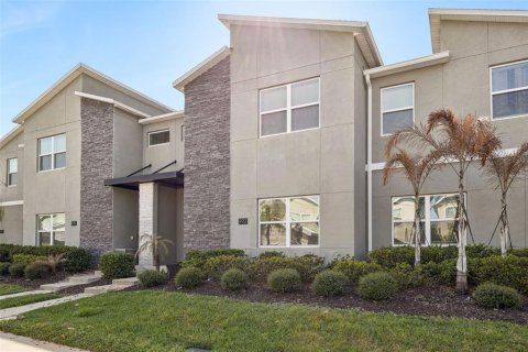 Townhouse in Davenport, Florida 4 bedrooms, 177.81 sq.m. № 2155612 - photo 2