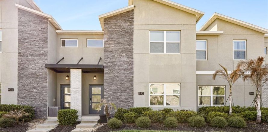Townhouse in Davenport, Florida 4 bedrooms, 177.81 sq.m. № 2155612