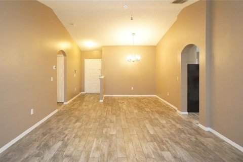 Villa ou maison à louer à Valrico, Floride: 3 chambres, 119.84 m2 № 2410477 - photo 3