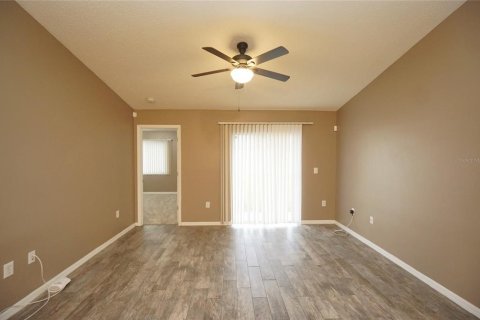 Villa ou maison à louer à Valrico, Floride: 3 chambres, 119.84 m2 № 2410477 - photo 4