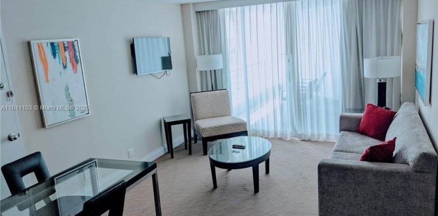 Condominio en Fort Lauderdale, Florida, 1 dormitorio  № 1867085