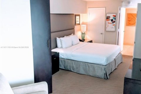 Condominio en venta en Fort Lauderdale, Florida, 1 dormitorio, 57.32 m2 № 1867085 - foto 2