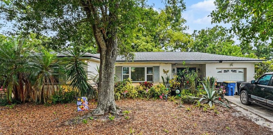 House in Clearwater, Florida 2 bedrooms, 103.77 sq.m. № 2113771
