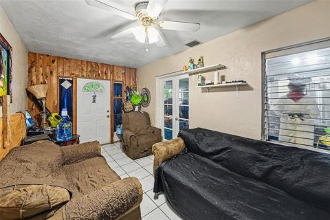 House in Clearwater, Florida 2 bedrooms, 103.77 sq.m. № 2113771 - photo 2