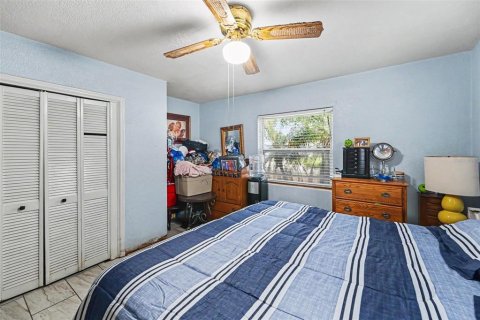 House in Clearwater, Florida 2 bedrooms, 103.77 sq.m. № 2113771 - photo 10