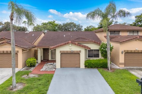 Купить виллу или дом в Хайалиа, Флорида 3 спальни, 149.76м2, № 1896528 - фото 1