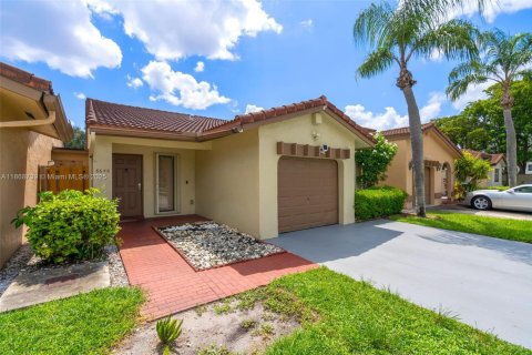 Купить виллу или дом в Хайалиа, Флорида 3 спальни, 149.76м2, № 1896528 - фото 2