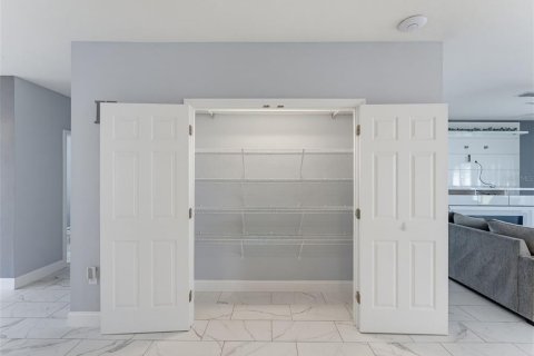 Villa ou maison à vendre à Lakeland, Floride: 5 chambres, 297.29 m2 № 2407110 - photo 17