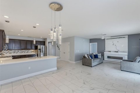 Villa ou maison à vendre à Lakeland, Floride: 5 chambres, 297.29 m2 № 2407110 - photo 13
