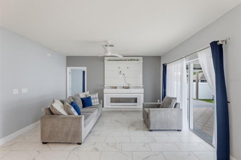 Villa ou maison à vendre à Lakeland, Floride: 5 chambres, 297.29 m2 № 2407110 - photo 15
