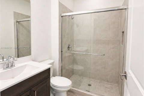 Townhouse in Homestead, Florida 4 bedrooms, 163.23 sq.m. № 2060698 - photo 10