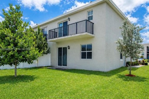 Townhouse in Homestead, Florida 4 bedrooms, 163.23 sq.m. № 2060698 - photo 5