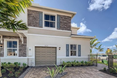 Townhouse in Homestead, Florida 4 bedrooms, 163.23 sq.m. № 2060698