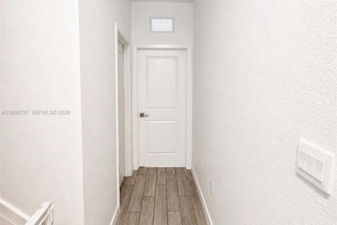 Townhouse in Homestead, Florida 4 bedrooms, 163.23 sq.m. № 2060698 - photo 8