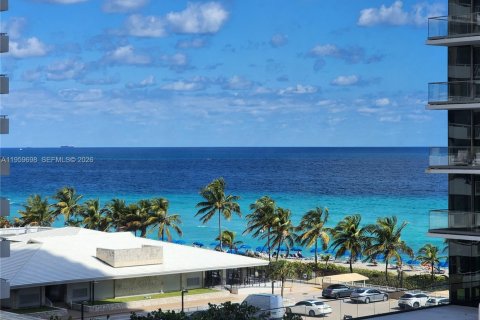 Condo à Hallandale Beach, Floride, 2 chambres  № 2080665
