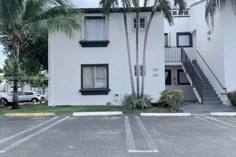 Copropriété à louer à Miami, Floride: 2 chambres, 90.12 m2 № 1994256 - photo 1