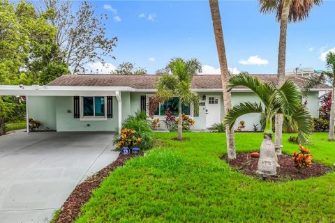 House in Hudson, Florida 3 bedrooms, 144 sq.m. № 1907819 - photo 1
