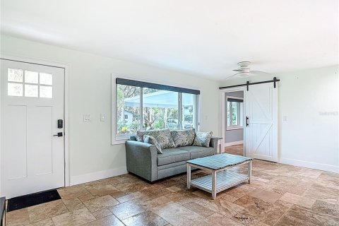 House in Hudson, Florida 3 bedrooms, 144 sq.m. № 1907819 - photo 6