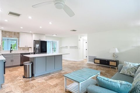 House in Hudson, Florida 3 bedrooms, 144 sq.m. № 1907819 - photo 8
