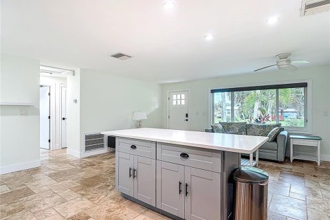 House in Hudson, Florida 3 bedrooms, 144 sq.m. № 1907819 - photo 14