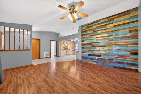Casa en venta en Mount Dora, Florida, 4 dormitorios, 157.19 m2 № 2142503 - foto 8