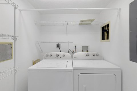 Купить кондоминиум в Хатчинсон-Айленд-Саут, Флорида 3 спальни, 148.74м2, № 932207 - фото 1