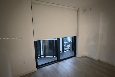 Condo in Miami, Florida, 1 bedroom  № 2002294 - photo 2