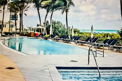 Condominio en venta en Miami Beach, Florida, 2 dormitorios, 96.15 m2 № 2031698 - foto 22