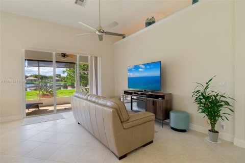 Casa en venta en West Palm Beach, Florida, 3 dormitorios, 184.32 m2 № 1957024 - foto 8