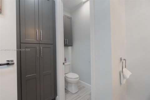 Casa en venta en West Palm Beach, Florida, 3 dormitorios, 184.32 m2 № 1957024 - foto 18