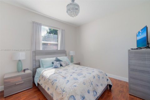 Casa en venta en West Palm Beach, Florida, 3 dormitorios, 184.32 m2 № 1957024 - foto 22